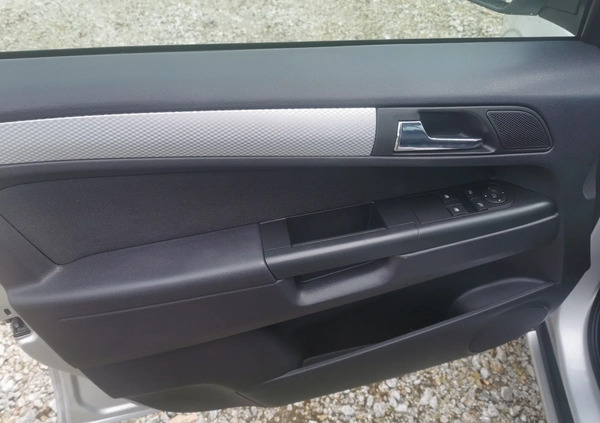 Opel Zafira cena 13900 przebieg: 227000, rok produkcji 2008 z Sianów małe 191